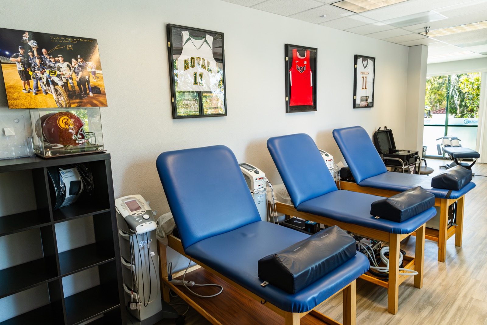 The treatment bay at Simi Valley Spine & Wellness
